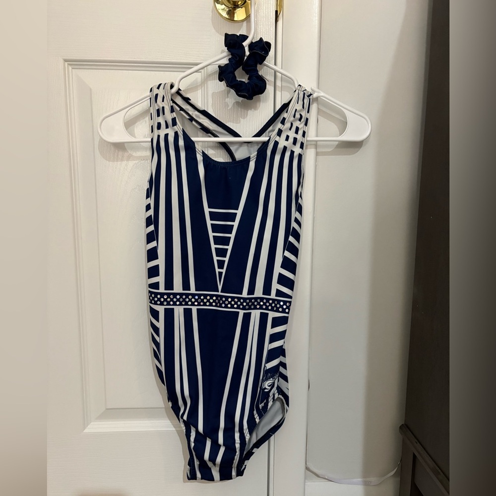 GK Simone Biles signature Linear Expressions Leotard
E4671